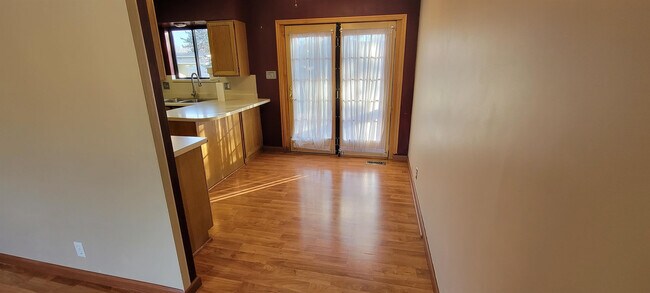 Building Photo - 624 Fairoaks Way