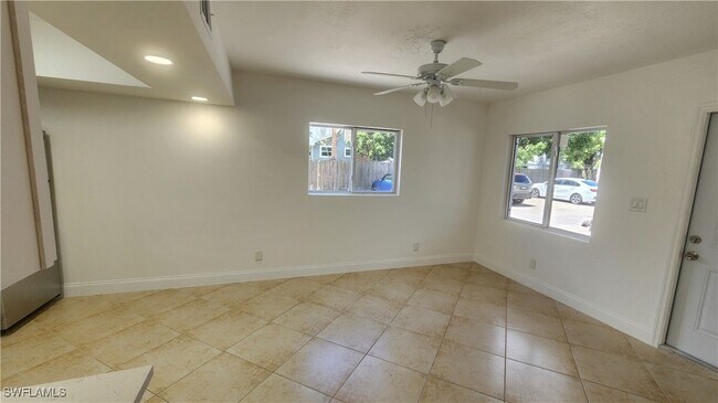 Foto del edificio - 2590 First St