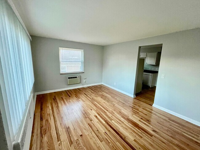 Foto del edificio - 2739 Lafeuille Ave