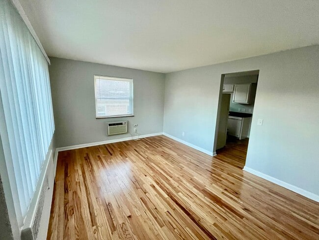 Building Photo - 2739 Lafeuille Ave