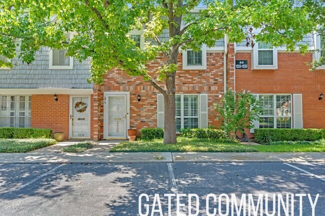 Foto del edificio - Stunning 2/2.5 Townhome in Fort Worth!