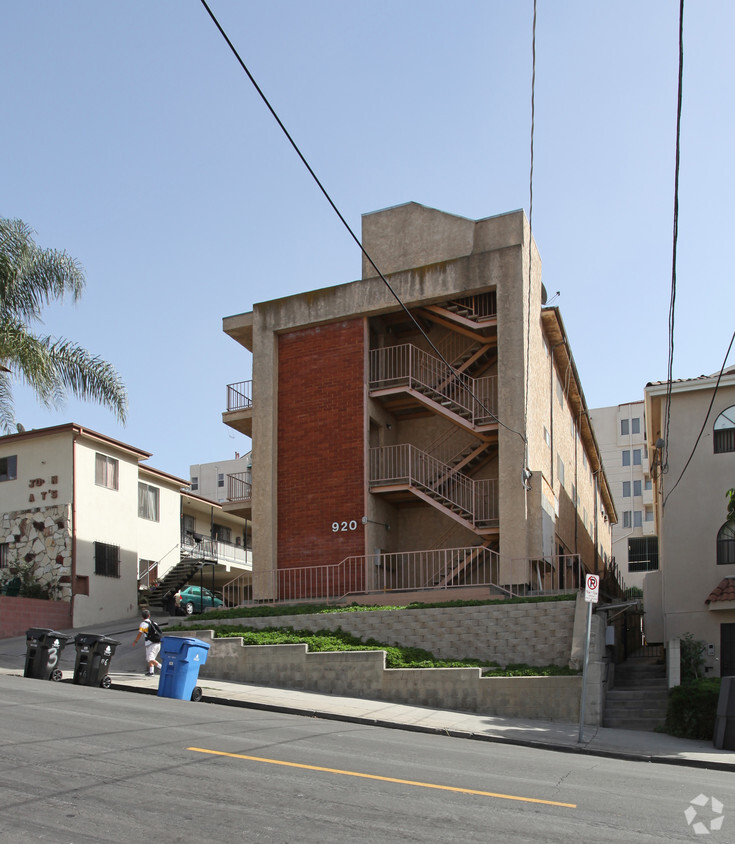 Foto del edificio - 920 Centennial St