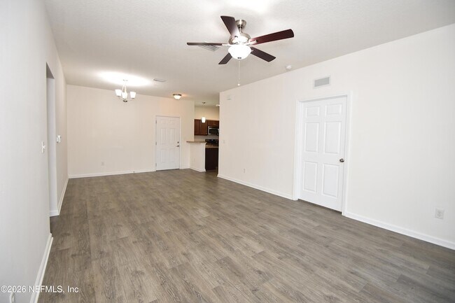 Foto del edificio - 2211 Golden Lake Loop