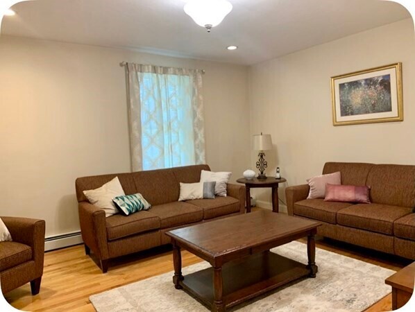 Foto del edificio - 54 Desoto Rd