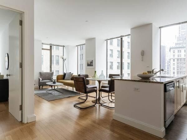 Building Photo - 3 bedroom in NEW YORK NY 10004