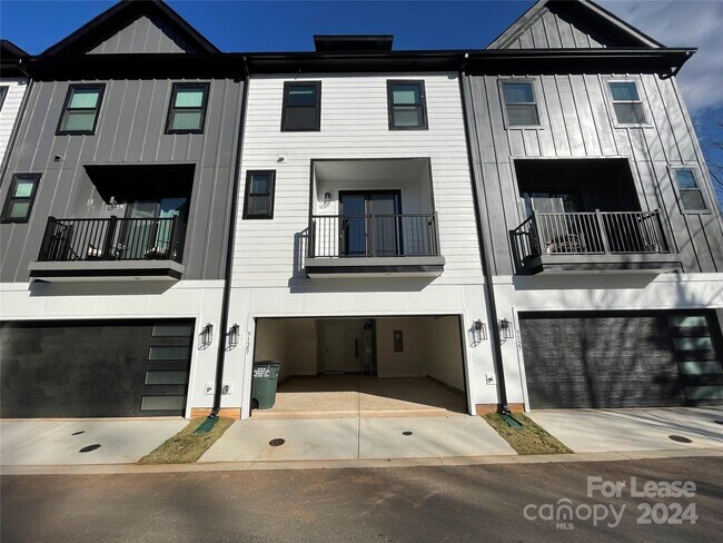 Building Photo - 9123 Galleria Ct Dr