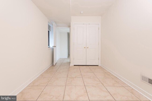 Foto del edificio - 1740 N Sydenham St