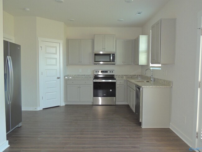 Foto del edificio - 26106 Beech Grv Ln NW