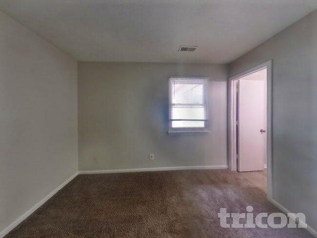 Building Photo - 5220 Tamarisk Ct