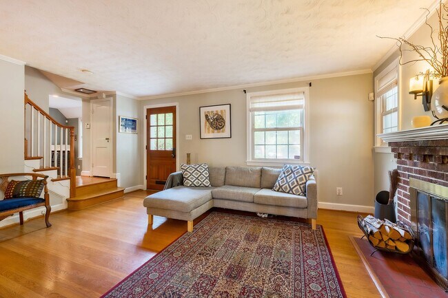Building Photo - Prime East Bethesda Detached Home in BCC C...