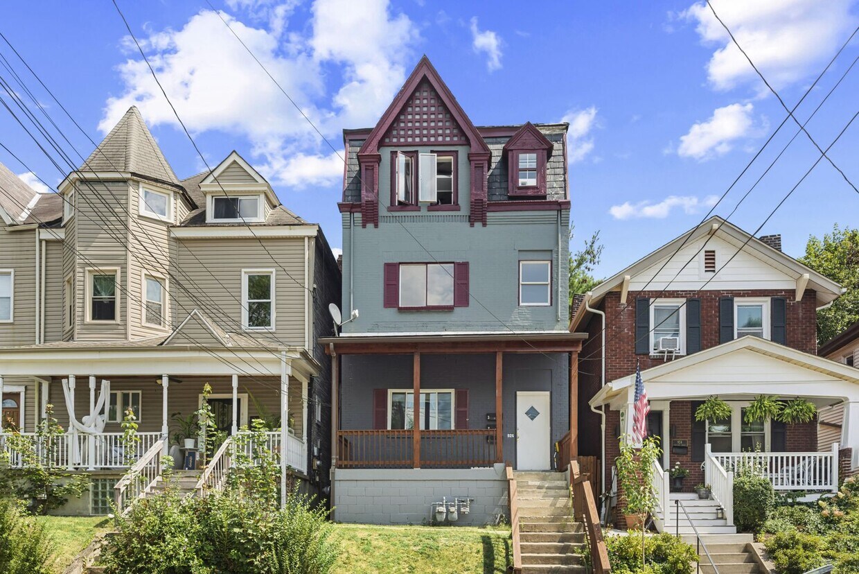 Primary Photo - 926 Portland St