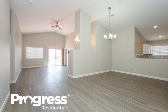 Building Photo - 545 Heritage Cliff Ave
