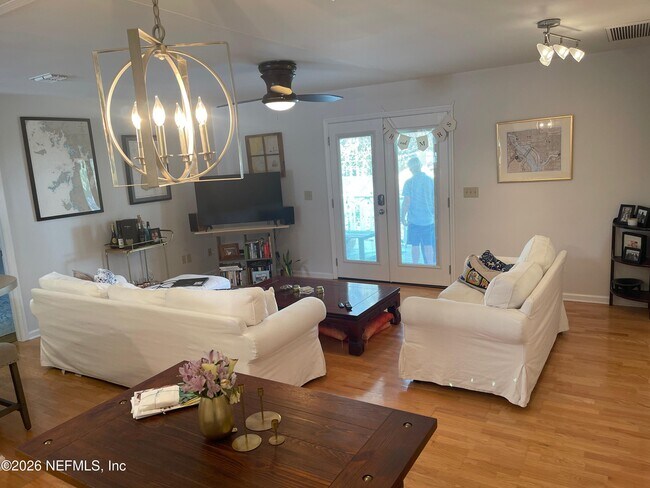 Foto del edificio - 310 7th St