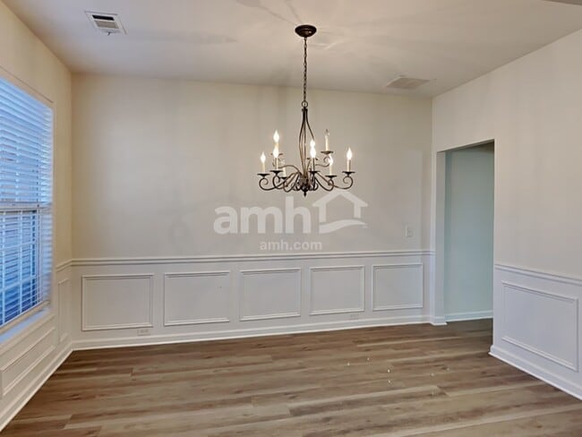 Building Photo - 811 Buffington Way