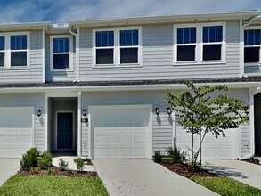 Building Photo - 594 Holly Lks Dr