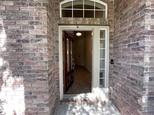 Building Photo - 16212 Double Eagle Dr
