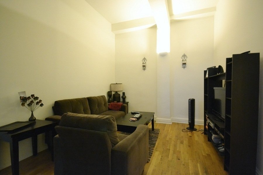 Primary Photo - 20 E 42nd St
