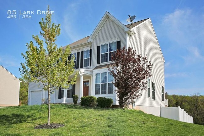 Building Photo - 85 Lark Dr