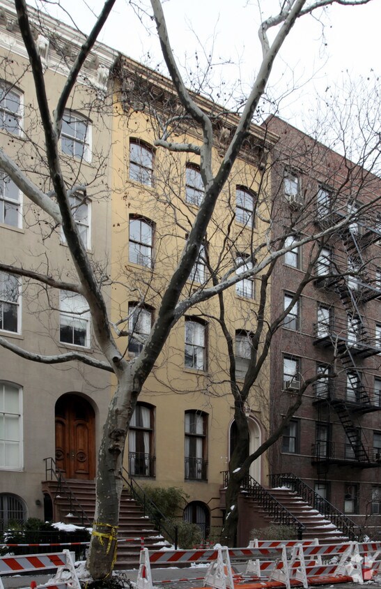 Foto del edificio - 425 W 21st St