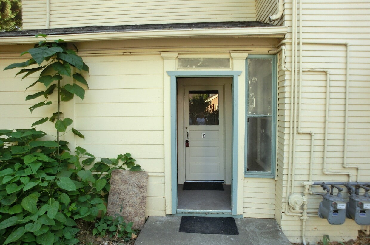 Primary Photo - 1 bedroom 1 bath apartment