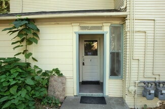 Building Photo - 807 NW 5th St