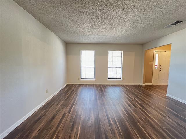 Building Photo - 2019 Longmeadow Ct