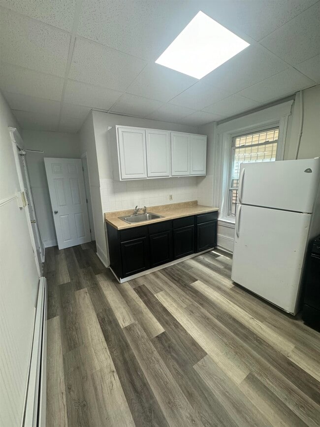 Building Photo - 934 Pavonia Ave