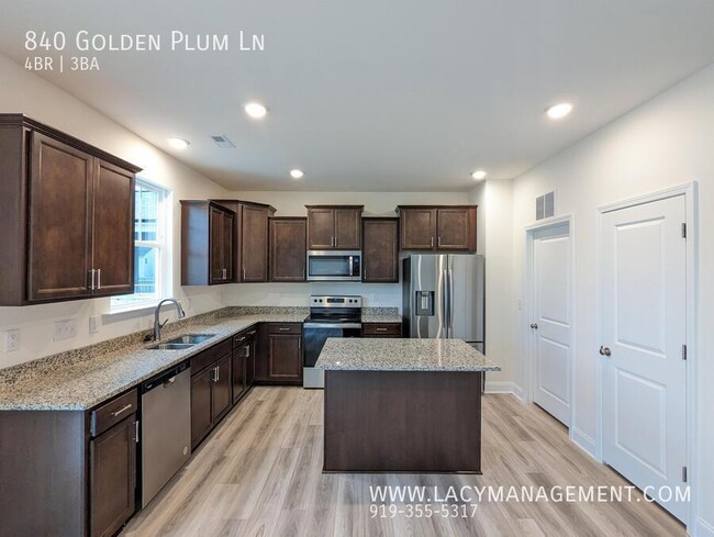 Foto del edificio - 840 Golden Plum Ln