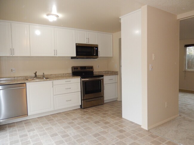 Building Photo - Enjoy life in this charming 2 Bedroom Ramb...