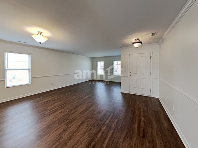 Foto del edificio - 6840 Horseback Ln