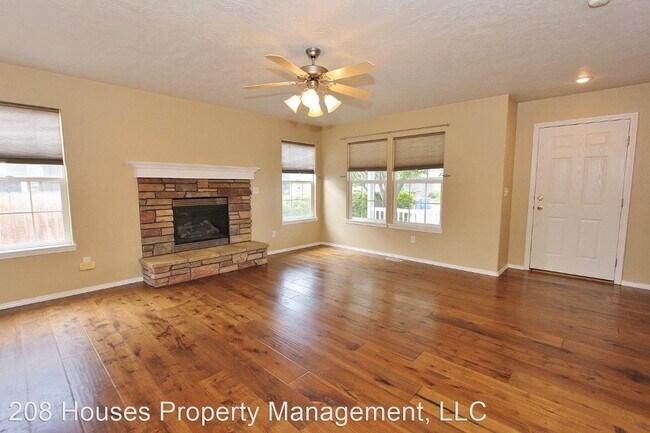 Building Photo - 4 br, 2.5 bath House - 6316 S. Moon Pl