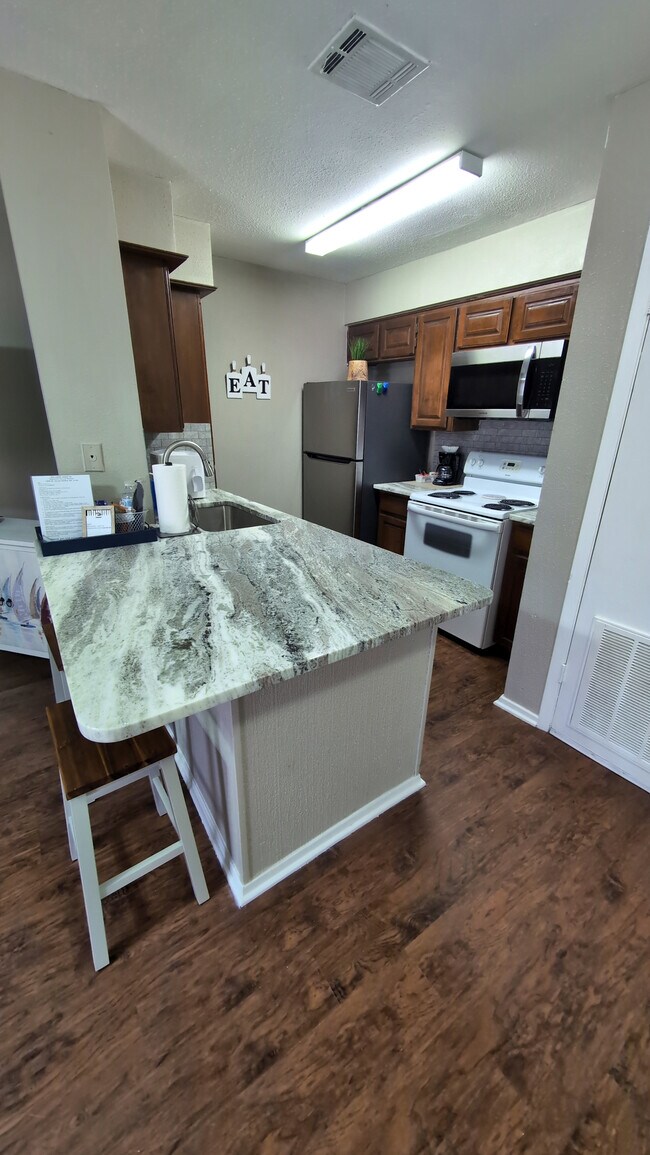 Foto del edificio - 1305 W Villa Maria Rd