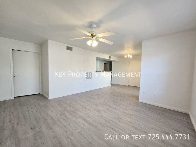 Foto del edificio - 3 BEDROOM 2 BATH SILVERADO RANCH CONDO WIT...