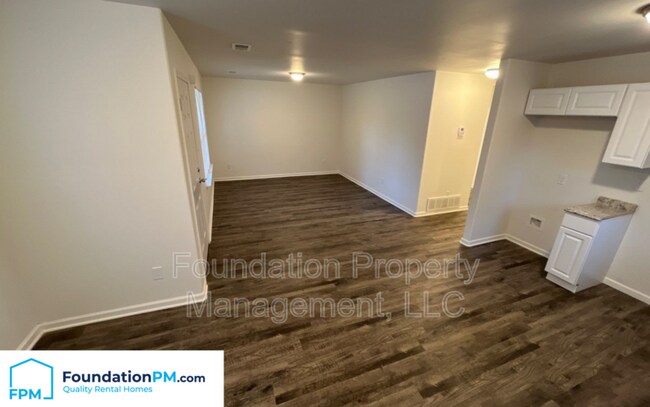 Building Photo - 4762 Hillbrook Rd