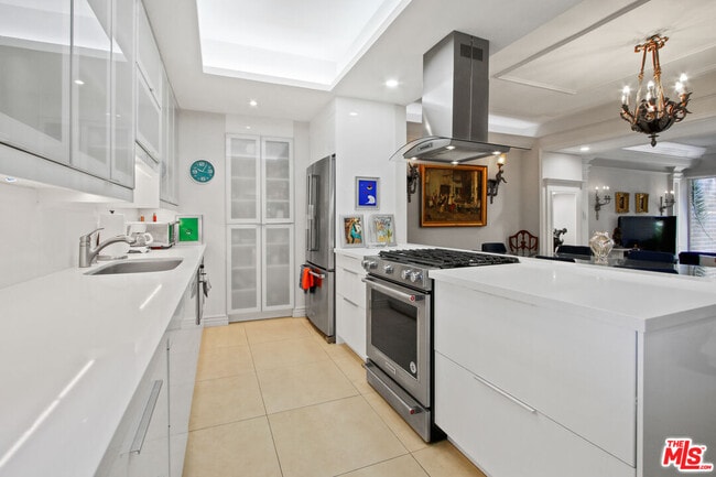 Building Photo - 9303 Burton Wy