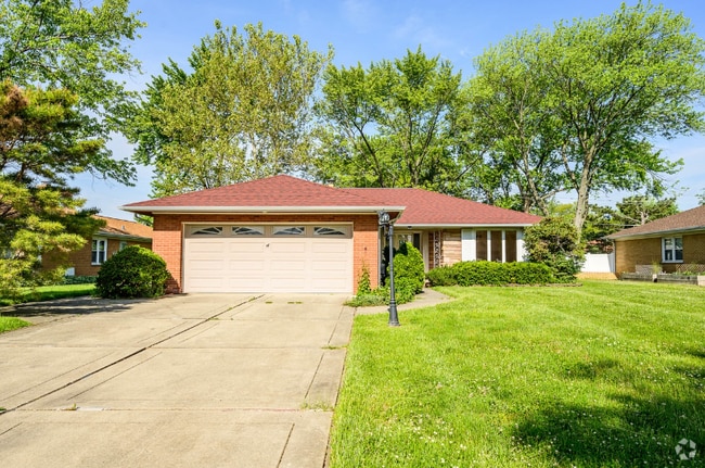 Building Photo - 2144 Parkside Dr