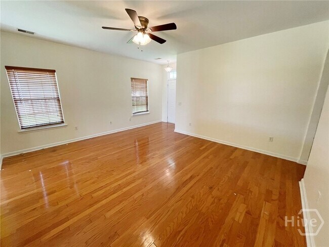 Foto del edificio - 50 Blue Oak Dr