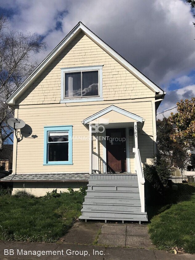 Primary Photo - 2 br, 1.5 bath House - 0505 SW Nebraska St...