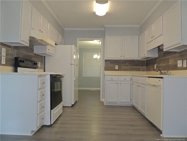 Foto del edificio - 5823 Rivercroft Rd