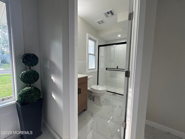 Foto del edificio - 1 Maplewood Ct