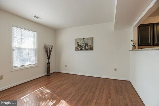 Foto del edificio - 498 Thistle Pl