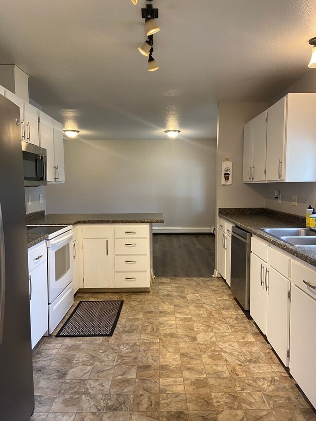 1246 Sutton Loop, Fairbanks, AK 99701 Townhome Rentals in Fairbanks