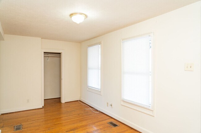 Foto del edificio - 224 9th St SW