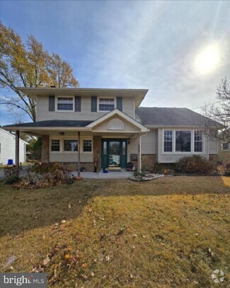 Building Photo - 33 Fairmount Dr