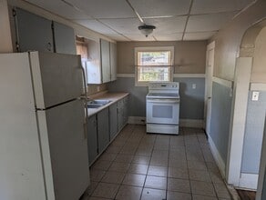 Building Photo - 1033 Myers Ave