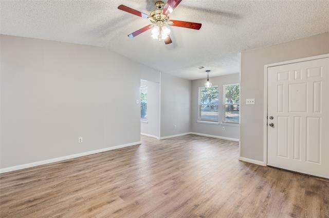 Foto del edificio - 830 Woodland Ct