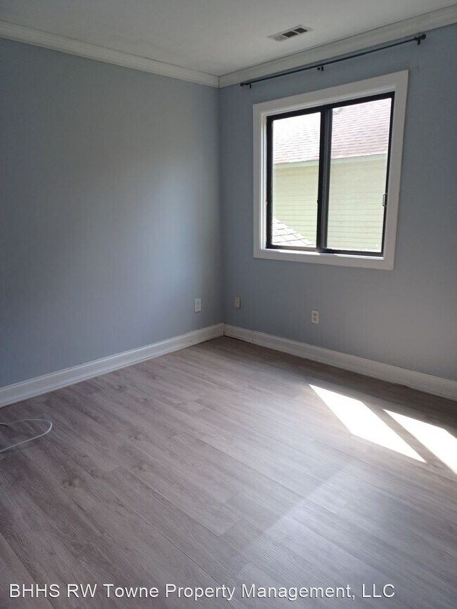 Foto del edificio - 3 br, 1.5 bath House - 2105 Singer Court