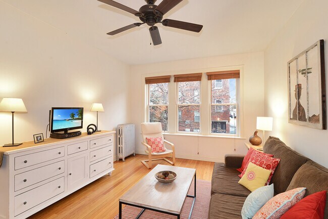 Foto del edificio - 2608 W Ainslie St