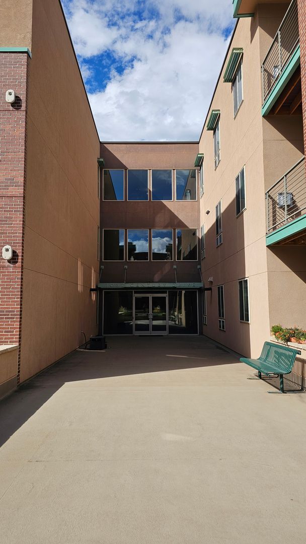 Building Photo - 1057 W Century Dr