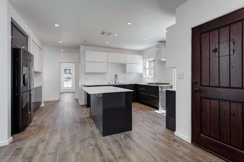 Kitchen - 415 E Orange Grove Blvd